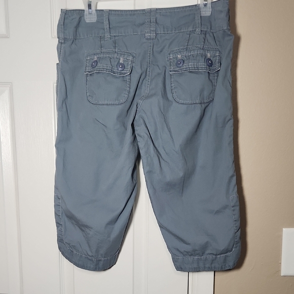 Aventura Gray Bermudas with Adjustable Cuffs - Picture 3 of 3